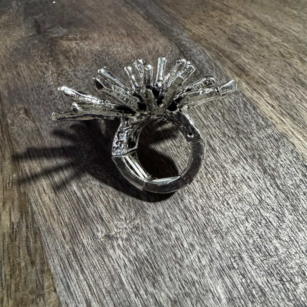 Silver Colored Oversized Statement Ring- Unique Jewelry-Adjustable-1 Sz Fit Most - Picture 3 of 4